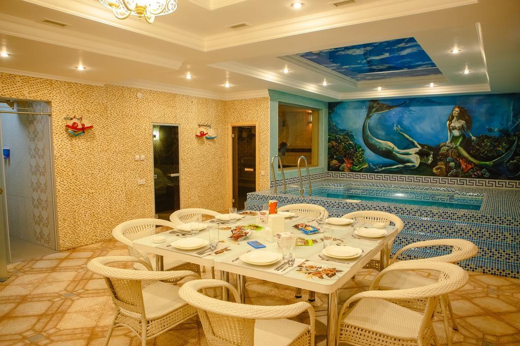 ホテル Luxury House シムケント エクステリア 写真
