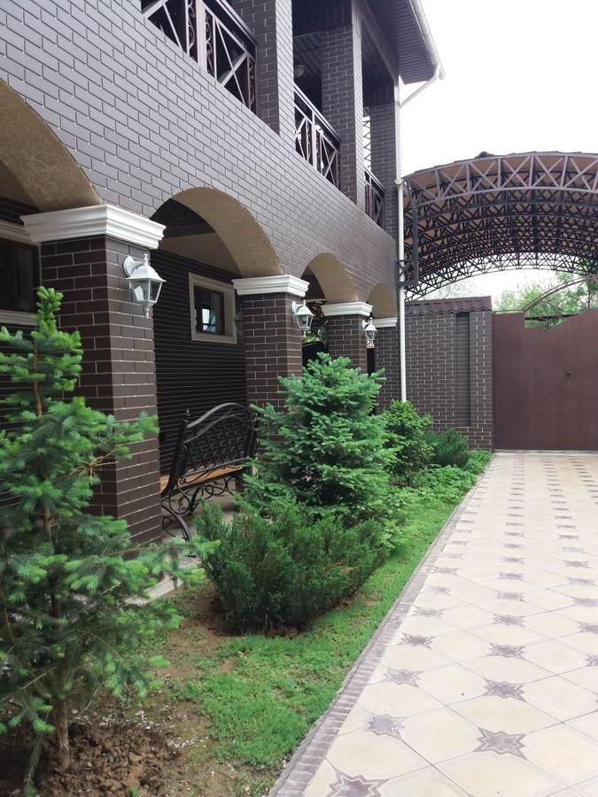 ホテル Luxury House シムケント エクステリア 写真