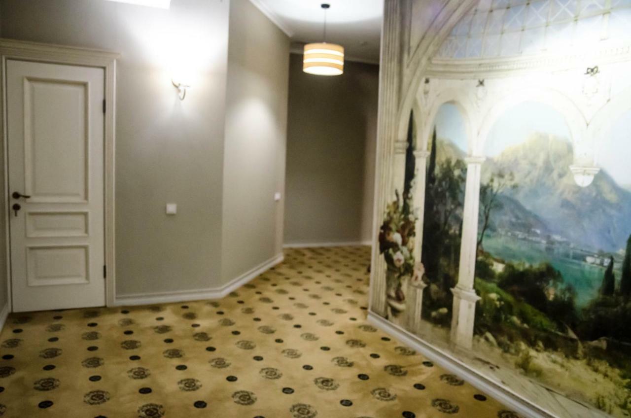 ホテル Luxury House シムケント エクステリア 写真