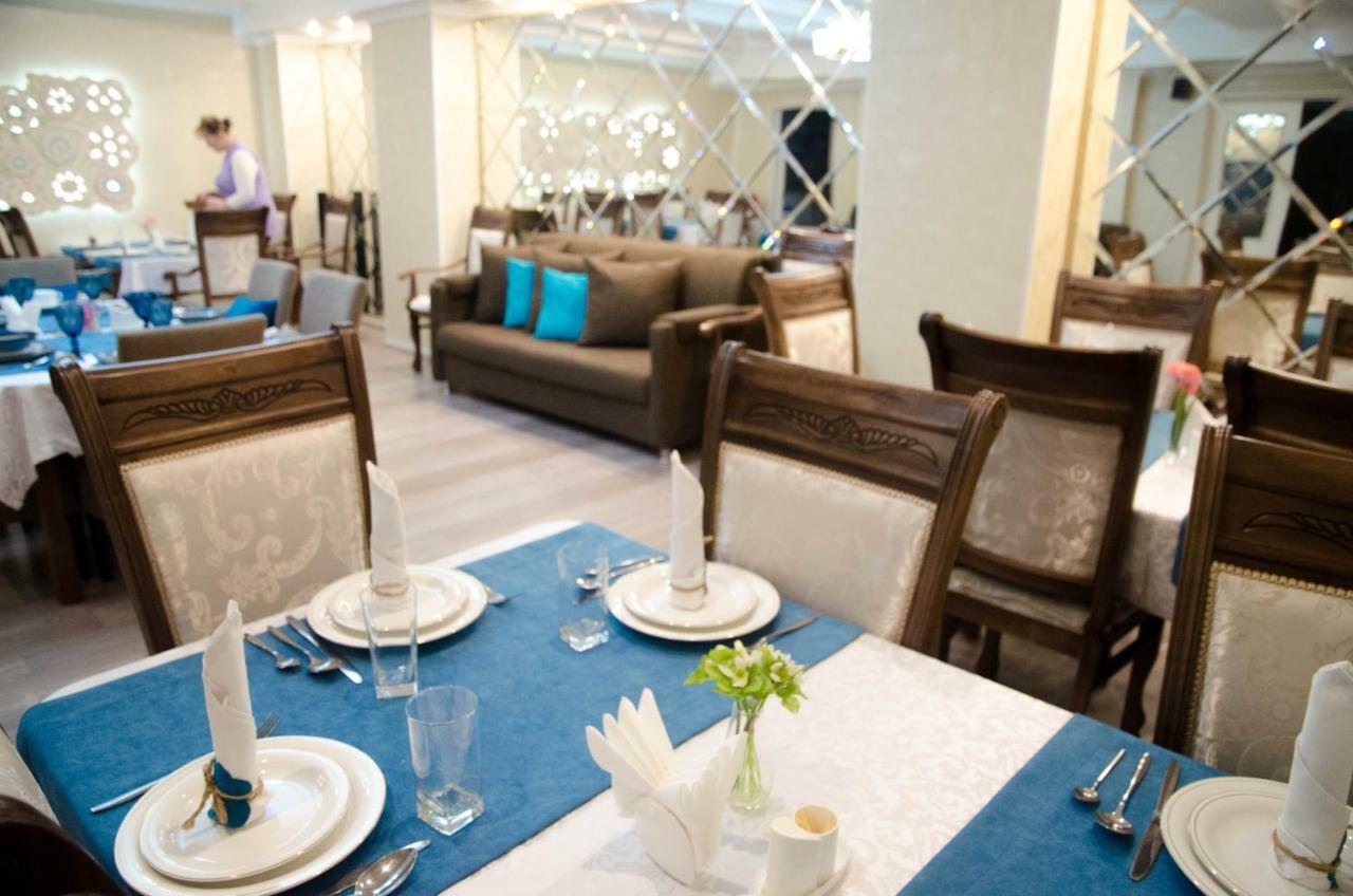 ホテル Luxury House シムケント エクステリア 写真