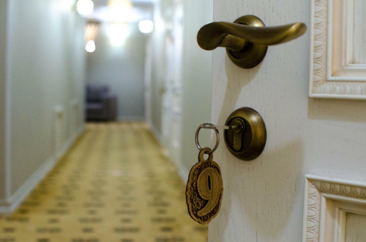 ホテル Luxury House シムケント エクステリア 写真