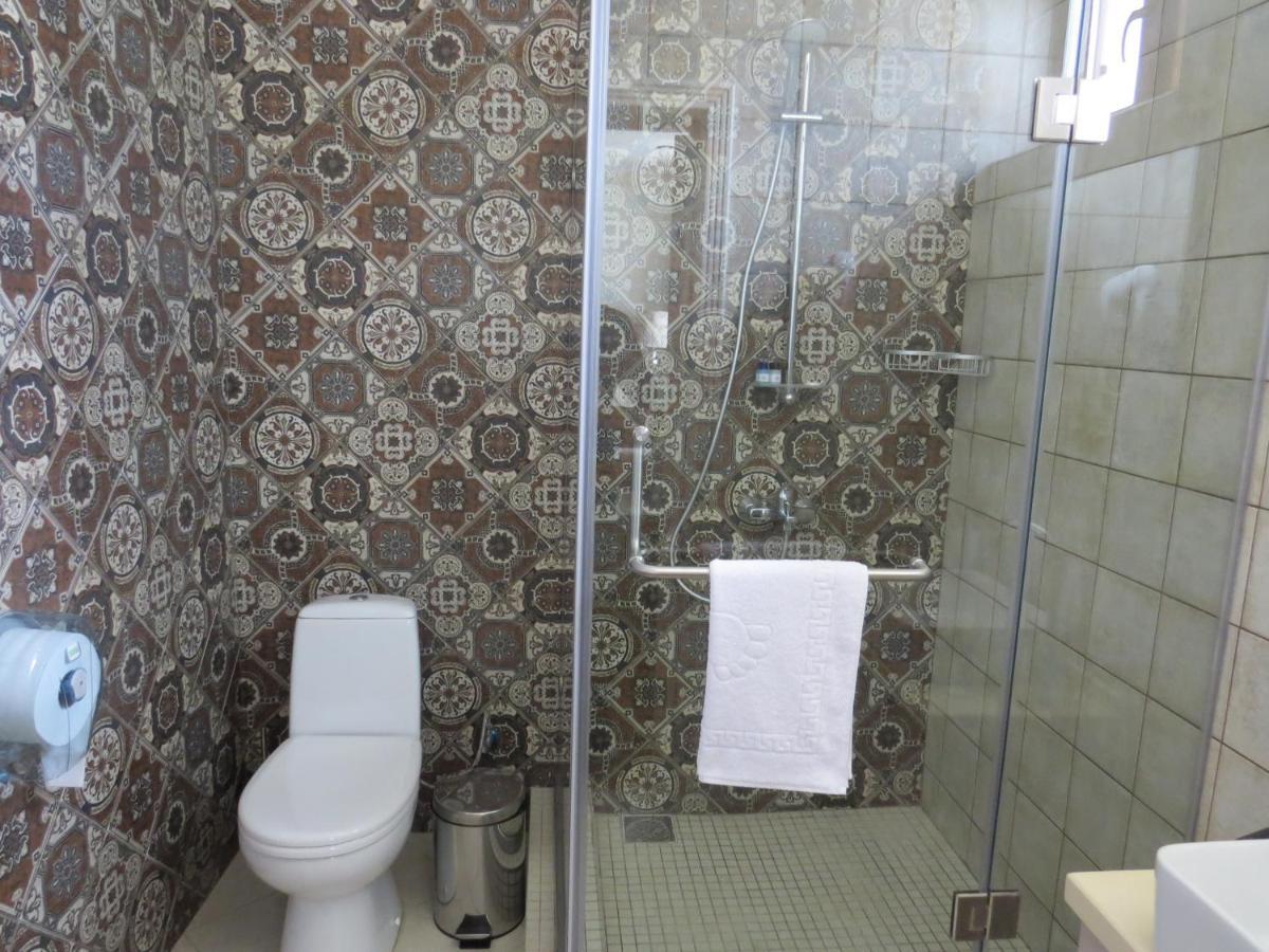 ホテル Luxury House シムケント エクステリア 写真